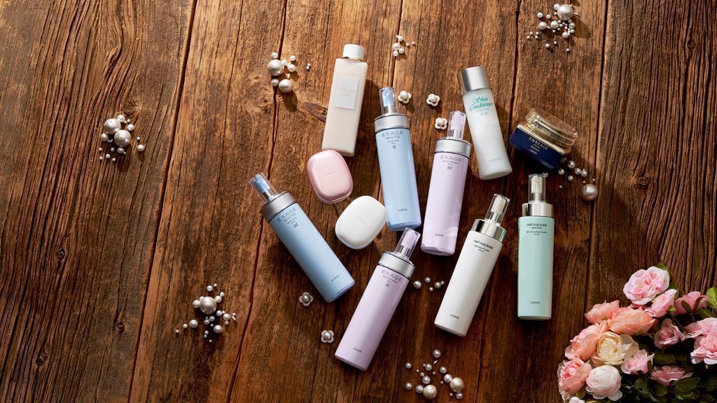 アルビオン Albion 公式 V Twitter 皆様のクチコミから選ばれる Cosmeベストコスメアワワード 11アイテムがランクイン 乳液は1位から6位まで ファンデや化粧水 フェイスマッサージからストアヒット賞も ご愛用者の方の声で選んでいただけて本当に