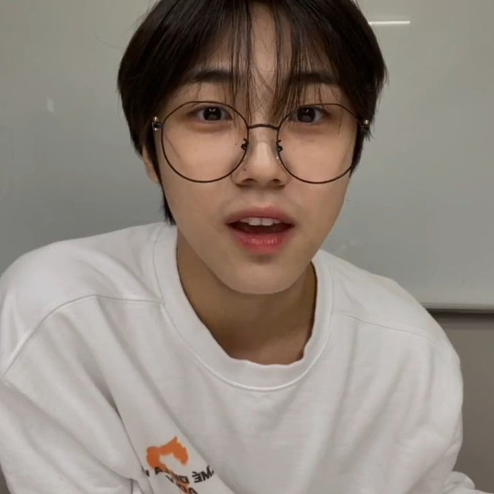 ahnfeed's tweet image. hello! welcome to ahnfeed! this is a new account dedicated to posting seongmin pictures, videos and edits! please rt to spread, thank you! ♡ #안성민 #크래비티 #seongmin #cravity