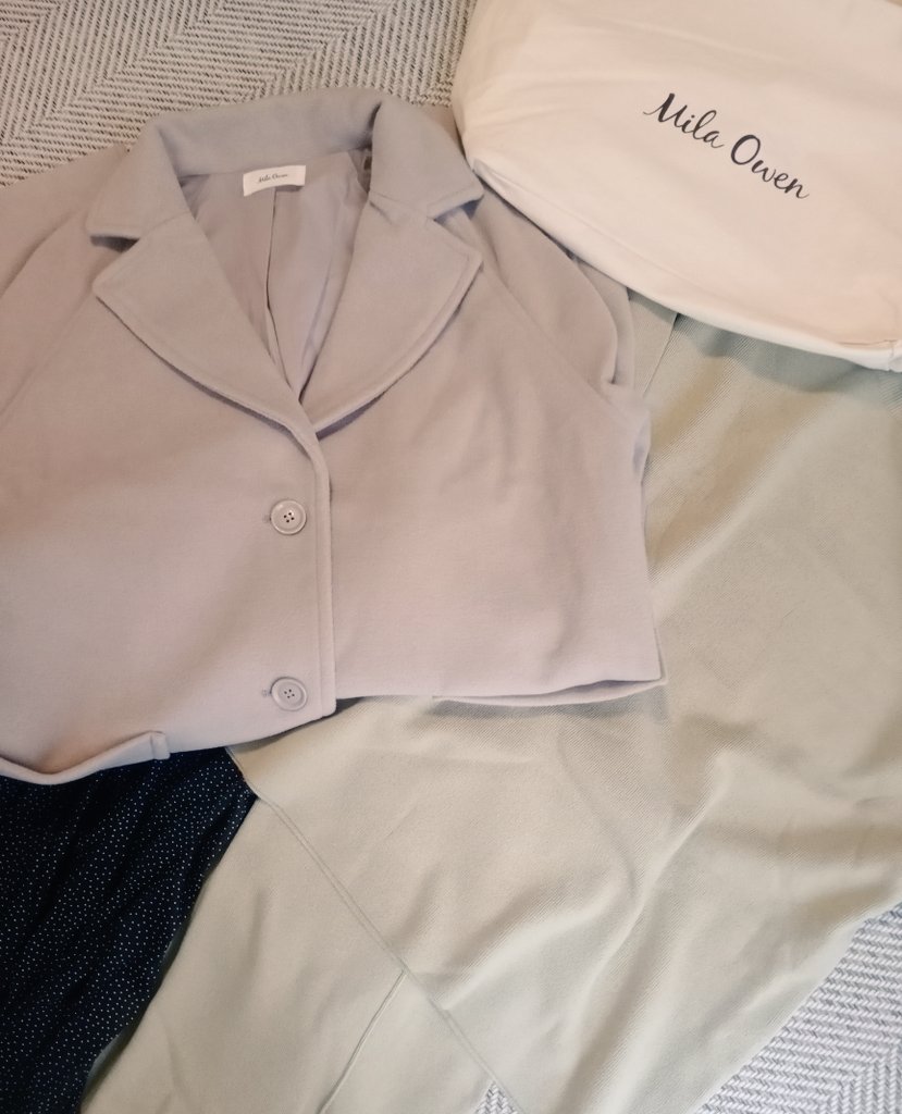 えりこ Mila Owenの福袋届いた コートの色好き 福袋開ける瞬間のドキワク感たまらん 来年はどこの買おうかな T Co Sulmvw00z0 Twitter