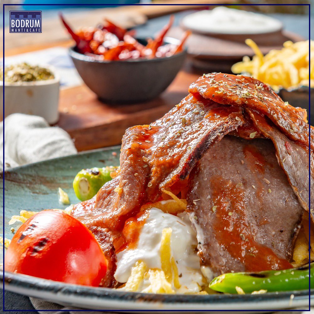 bodrummanticafe's tweet photo. Paket servis ve Gel-al hizmetleriyle Çökertme Kebabımıza olan özleminizi giderebilirsiniz! 🍴🥡😋
•

#bodrummanticafe #bodrummantı #instagood #likeforlikes #like4likes #likeforfollow #yummy #fresh #takeaway #delivery #kebab #çökertme https://t.co/1D8sxmG6kN