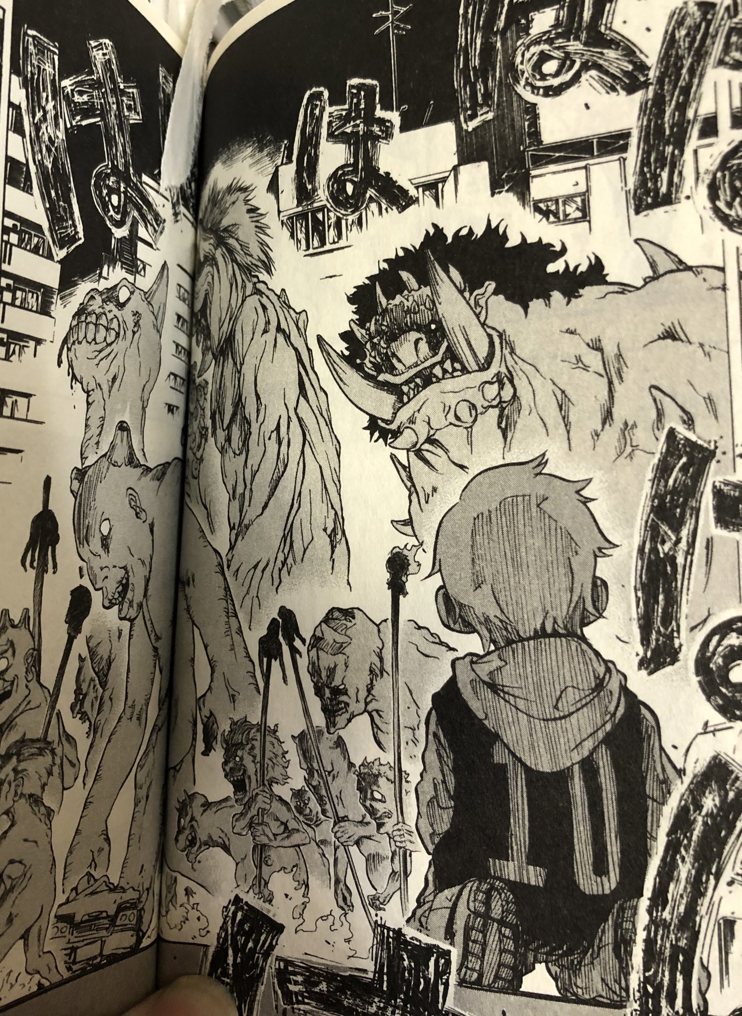 津尾 尋華 ジャンプ打ち切り漫画紹介242アイアンナイト 全3巻 屋宜知宏 14年 人間がゴブリンと呼ばれる怪物となり世界を破壊する中 ゴブリンになりながらも人々を守るために戦う小学生鉄兵を描いたダークヒーロー物 打ち切り漫画の