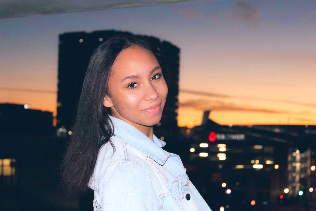 If I fall for you, would you fall too?😉😘