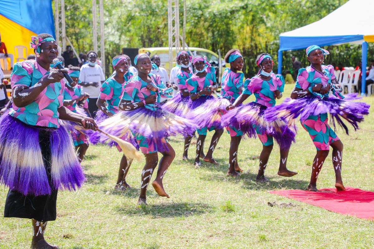 SpiritOfKisumu's tweet photo. Day 2 of Kit Mikayi Visual arts exhibition and Kisumu County utamaduni day celebrations currently underway at Kit Mikayi. #SpiritOfKisumu https://t.co/NzTWJyK3lB