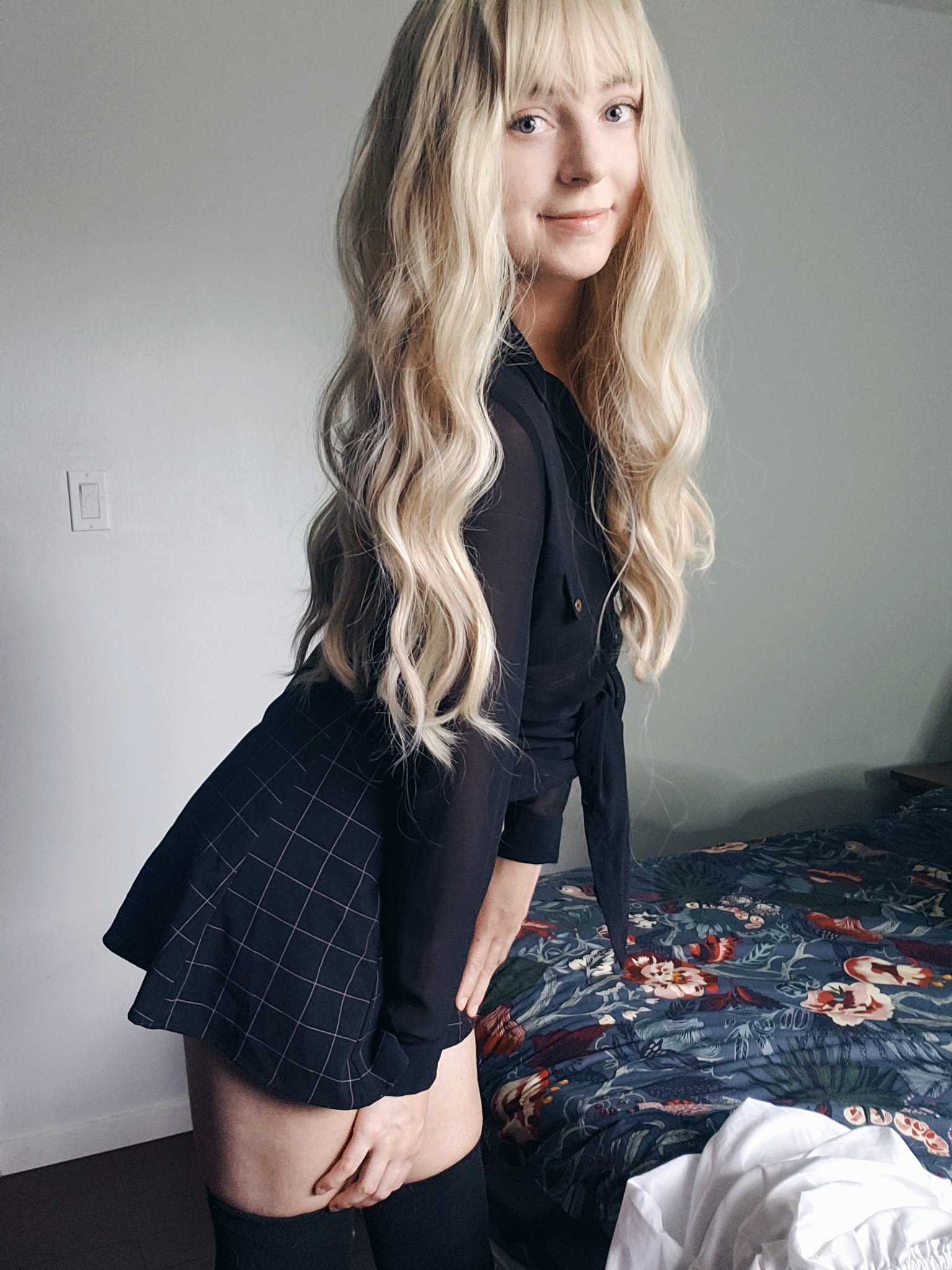2 pic. 69 retweets to see whats under this outfit 😏😏😏 https://t.co/29ZFqLLoVJ