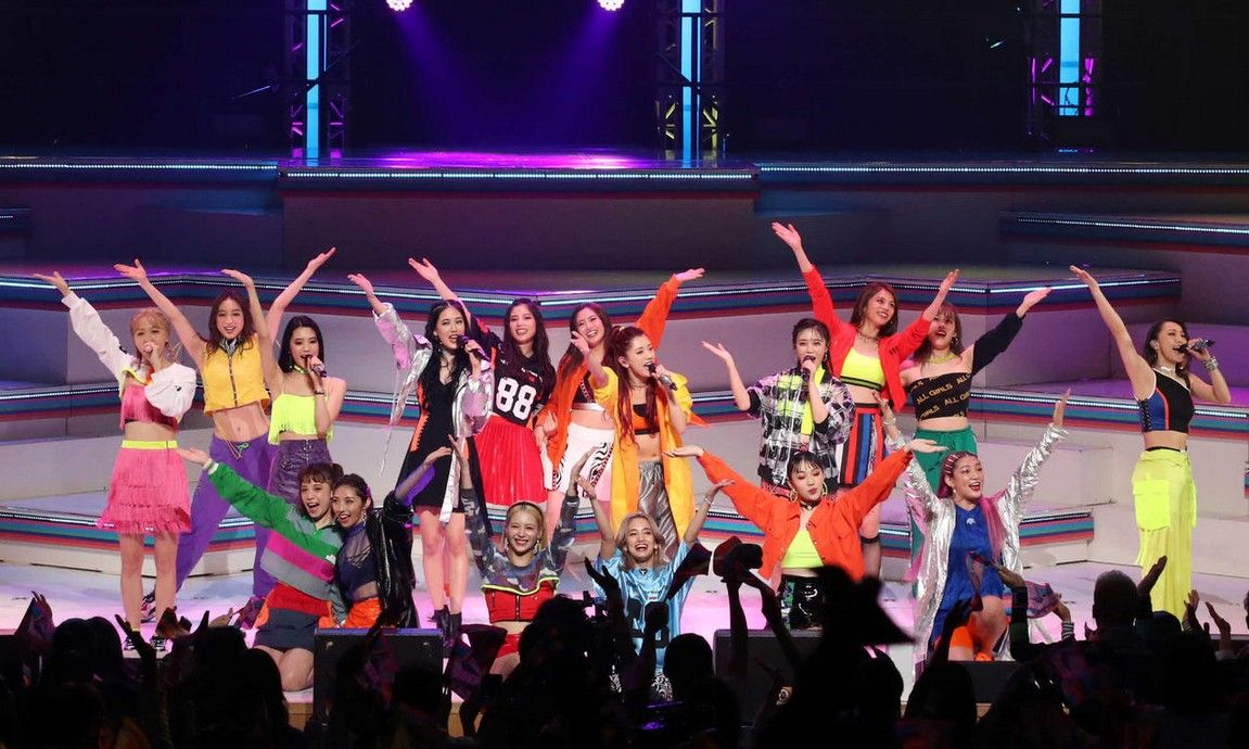 exnews24's tweet photo. 【記事】解散E-girlsの9年振り返る／年表＆写真特集

2011年 Dream、Happiness、FLOWERを中心に構成されるプロジェクトとして始動。同12月28日　シングル「Celebration！」でデビュー。

https://t.co/xJzAMQ4EeV https://t.co/KsGr1LYipE