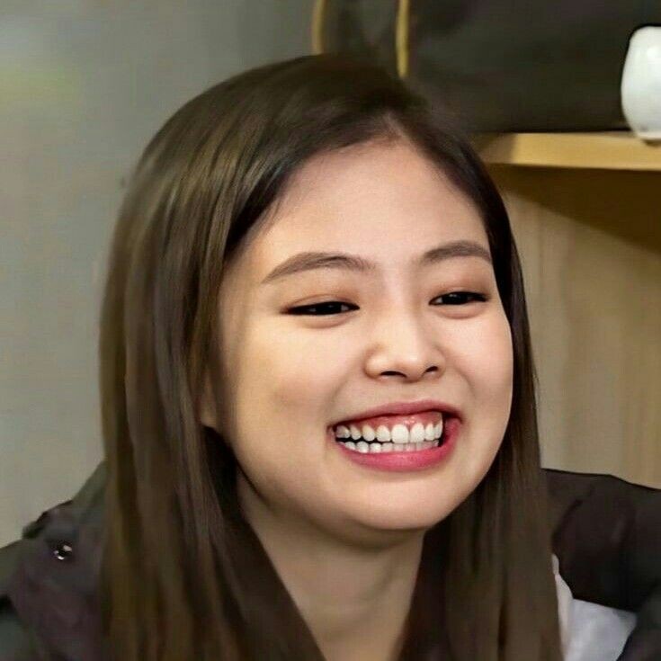 JENNIE KIM AND HER GUMMY SMILE A THREAD: