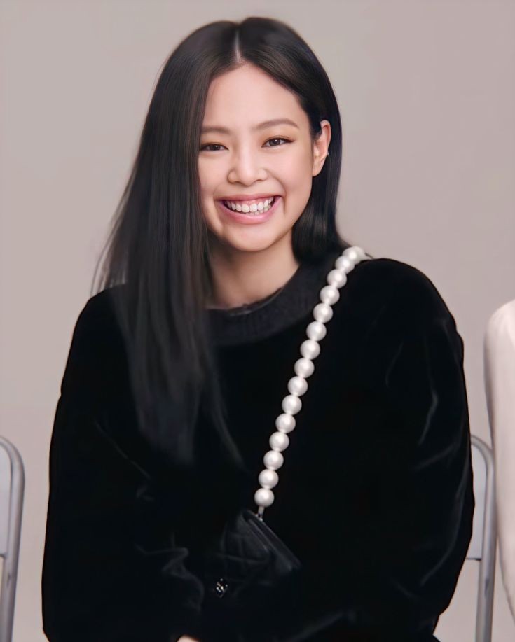 JENNIE KIM AND HER GUMMY SMILE A THREAD: