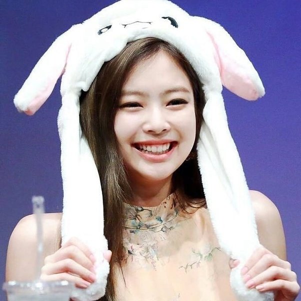 JENNIE KIM AND HER GUMMY SMILE A THREAD: