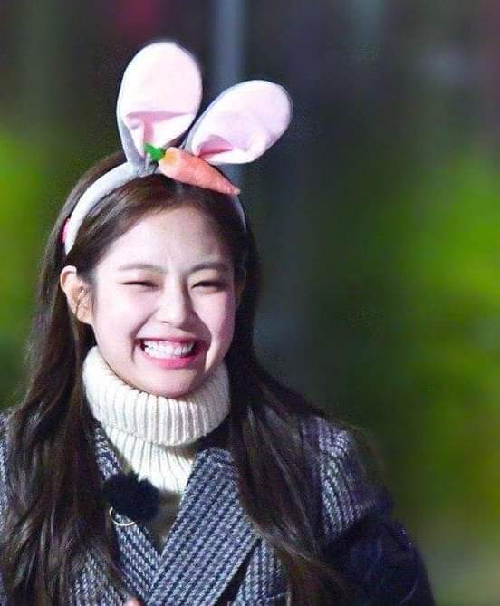 JENNIE KIM AND HER GUMMY SMILE A THREAD: