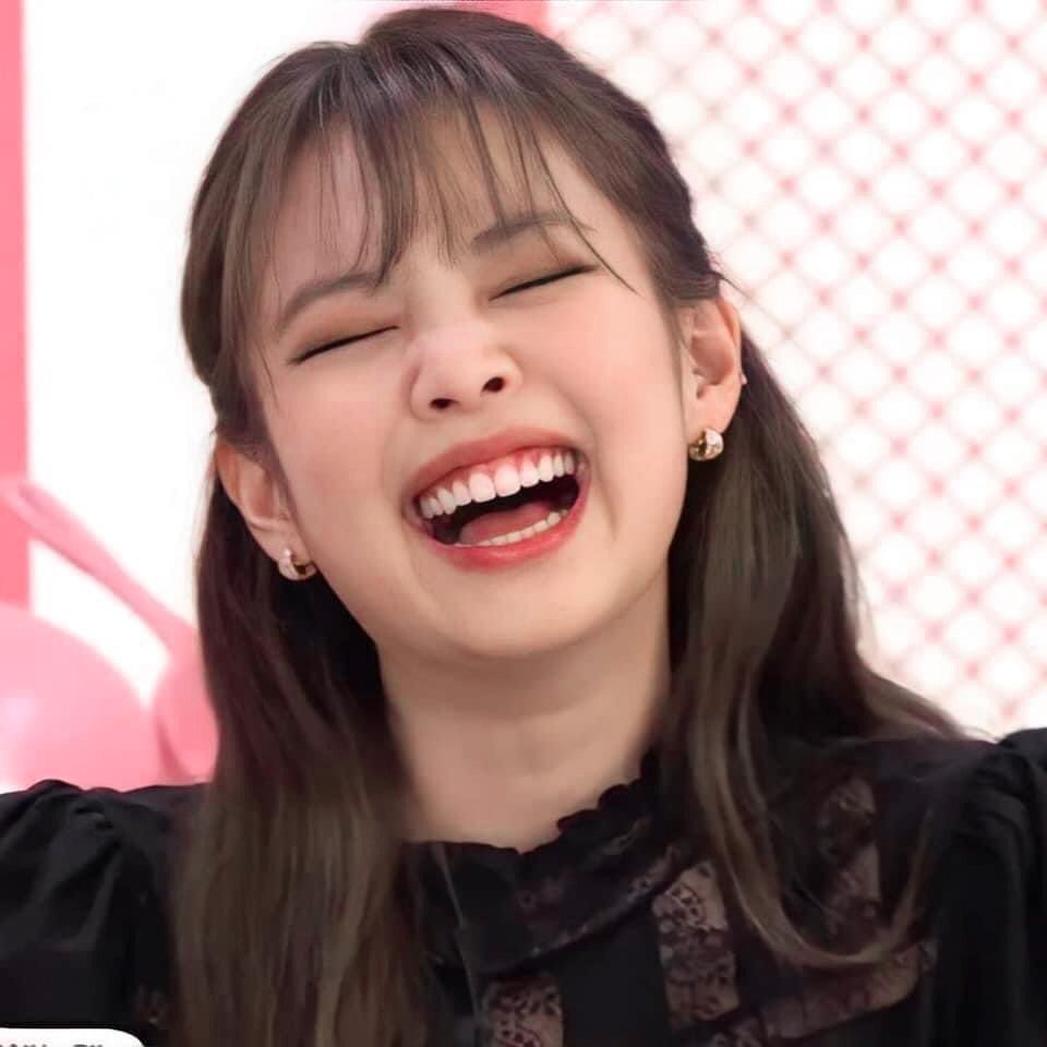 JENNIE KIM AND HER GUMMY SMILE A THREAD: