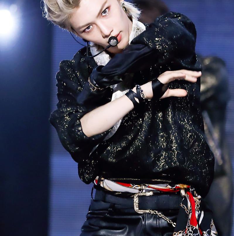 “who in kpop" but it’s actually  #STRAYKIDS — a thread