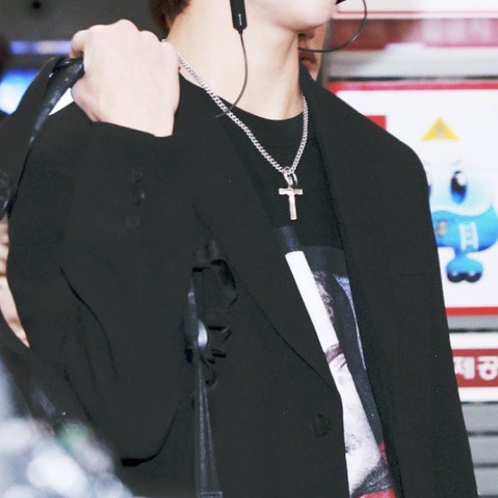 “who in kpop" but it’s actually  #STRAYKIDS — a thread