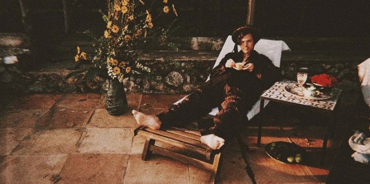 hslothes's tweet photo. #HARRY :ᴛʜᴇʀᴇ ɪꜱ ꜱᴏᴍᴇᴛʜɪɴɢ ɪɴ ᴛʜᴇ ɴᴀᴛᴜʀᴇ ᴏꜰ ᴛᴇᴀ ᴛʜᴀᴛ ʟᴇᴀᴅꜱ ᴜꜱ ɪɴᴛᴏ ᴀ ᴡᴏʀʟᴅ ᴏꜰ Qᴜɪᴇᴛ ᴄᴏɴᴛᴇᴍᴘʟᴀᴛɪᴏɴ ᴏꜰ ʟɪꜰᴇ. https://t.co/lzGNITFJAM