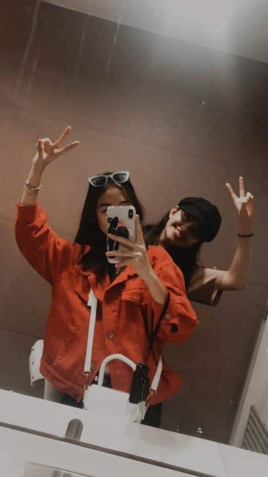 jintopn_'s tweet photo. it's almost 2021 and still princess and nicole <3 https://t.co/s1fgaSFrCq