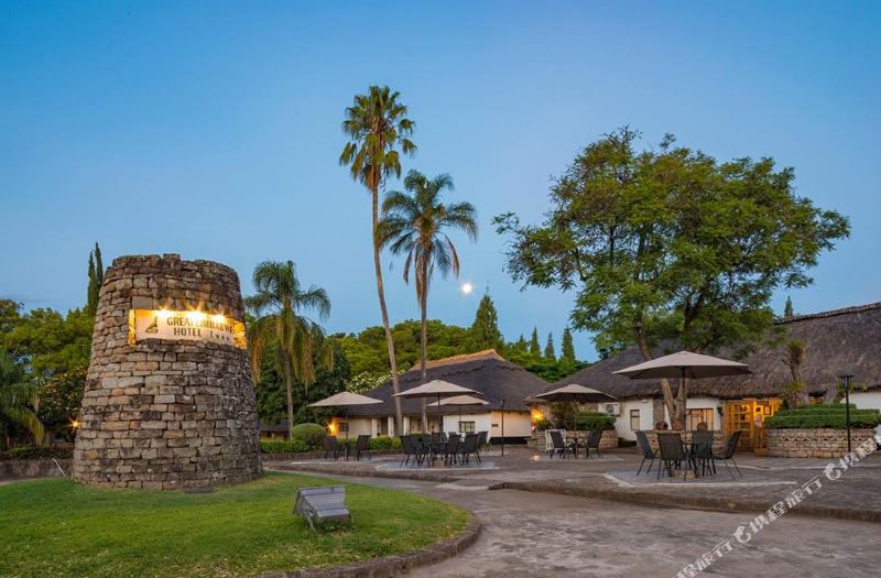 zimadventures's tweet photo. 📌Masvingo is calling for us, with a number of places to visit🇿🇼

💠These incl Italian Chapel, Bell tower, Chamavara rock paintings, Chesvingo village, Mushandike sanctuary and more😍

🏖Accommodation at Great Zimbabwe Hotel will be at $125/night B&amp;B per room😋

📲+0783682334 https://t.co/scPYXeUH5K