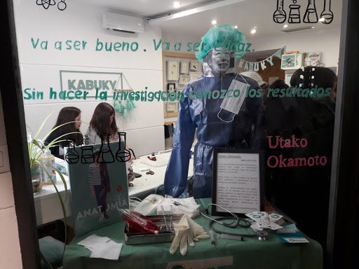 ChemistredPuck's tweet photo. Bueno bueno ya estamos preparativos de #escaparates11F  2021 en #Zaragoza como siempre en colaboracion con @madeinzaragoza este año un enorme guiño a las #mujeresenciencia luchado contra #covid19 investigando o a pie de cama. Muchas sorpresas https://t.co/rViSw0SsQX