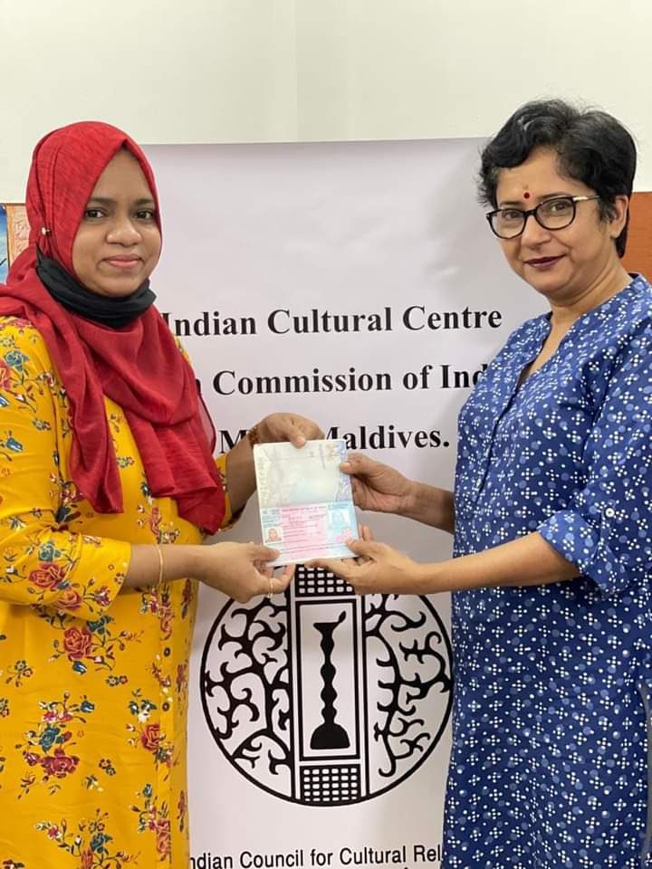 HCIMaldives's tweet photo. Winds of change as we transition to 2021!

Aishath Rasheeda, our first @ICCR_Delhi scholar for the academic year 2020-21, left Maldives on 21 Dec. She will pursue MSc in Meteorology at Cochin University of Science &amp; Technology.

@iccr_maldives @DineshKPatnaik @vinay1011 @MoHEmv https://t.co/cPOMBbrVeW
