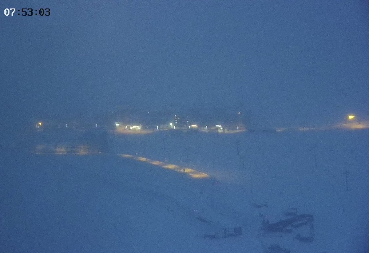 -9 a 2513m #pasdelacasa #andorra 💨 📷 <a href="/MeteoAnd_OECC/">Servei Meteo d'Andorra</a> <a href="/Meteo_Pyrenees/">Météo Pyrénées</a>