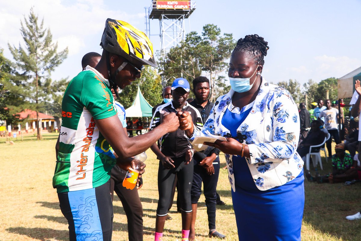 KanduyiFestival's tweet photo. Some of the winners being awarded after successful completion of the race. 
#KanduyiFestival2020 
Photos by: @pharis_jafred @GuardlightKe https://t.co/lO2PQjp0tQ