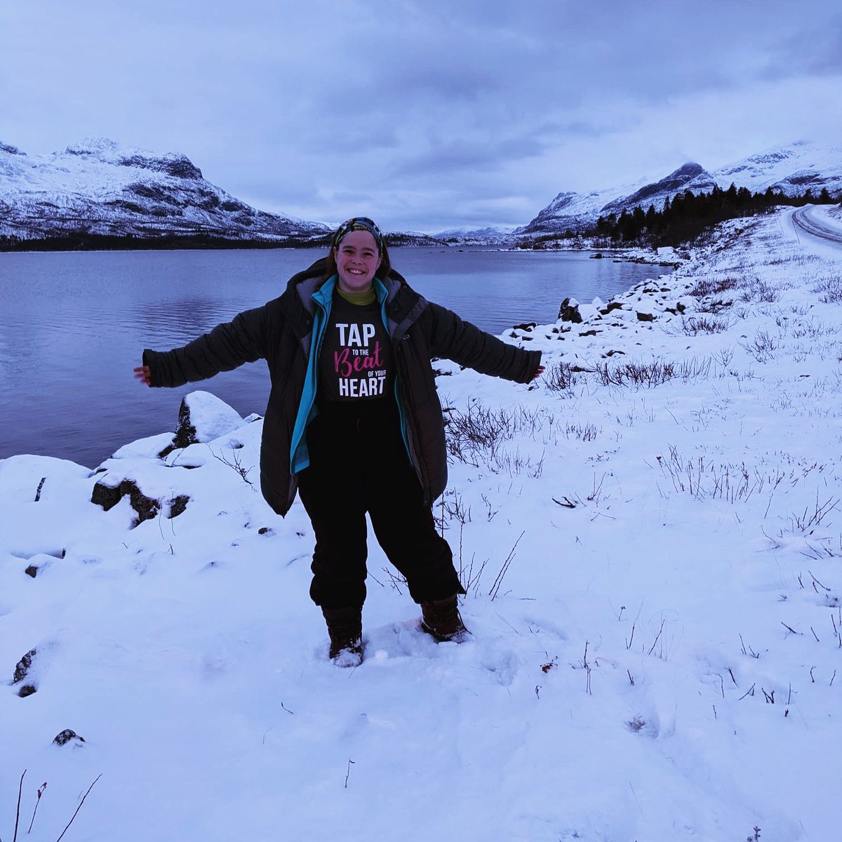 La #claquetaptshirt  está en #laponia pasando un poco de frío con nuestra claquetera 🌟 <a href="/mariarosa/">mariarosa</a>.martos                     Gracias por llevarnos contigo!!! #claquetapeverywhere #taptothebeatofyour❤️ #weareclaquetap #topstudents