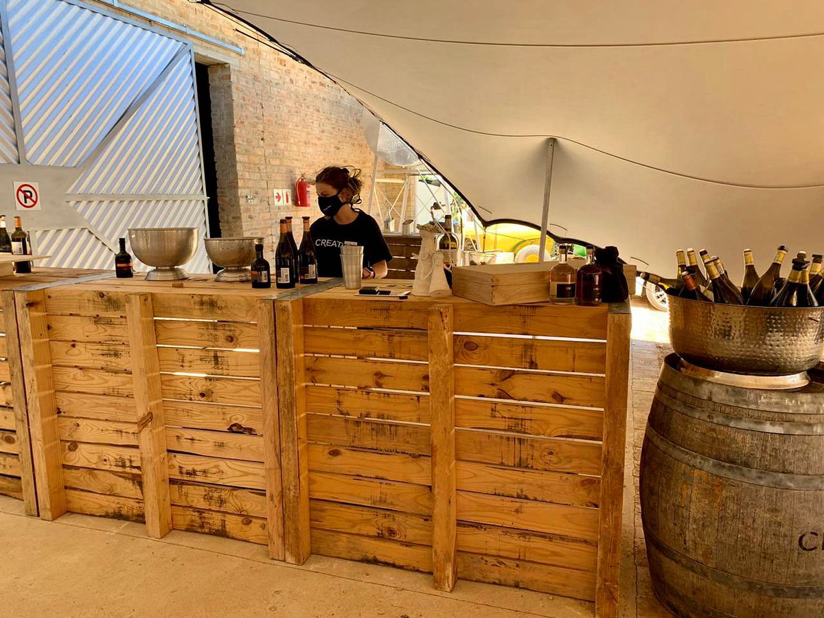 creationwines's tweet photo. We're observing all protocols for COVID!
Collect, taste & feel #creationmagic!Our outdoor area -perfect for a quick tasting & antipasti platter. Tented lawn is perfect for sit down summer canapé pairings. #Drivethrough #winesales makes for minimal contact
#covid19safe #shoplocal https://t.co/ft2CwFHcah
