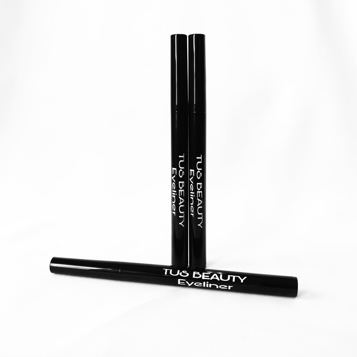 Check out our everyday water-proof liquid eyeliner. Order and get a discount.

#eyeliner #eyelinergel #geleyeliner #tusbeauty #makeup #beautytips #eye #eyebrows #mualagos #christmas #lagos #eyelashes  #eyeshadow #eyemakeup #realminklashes #lipsticks #nigeria #africa #Abuja