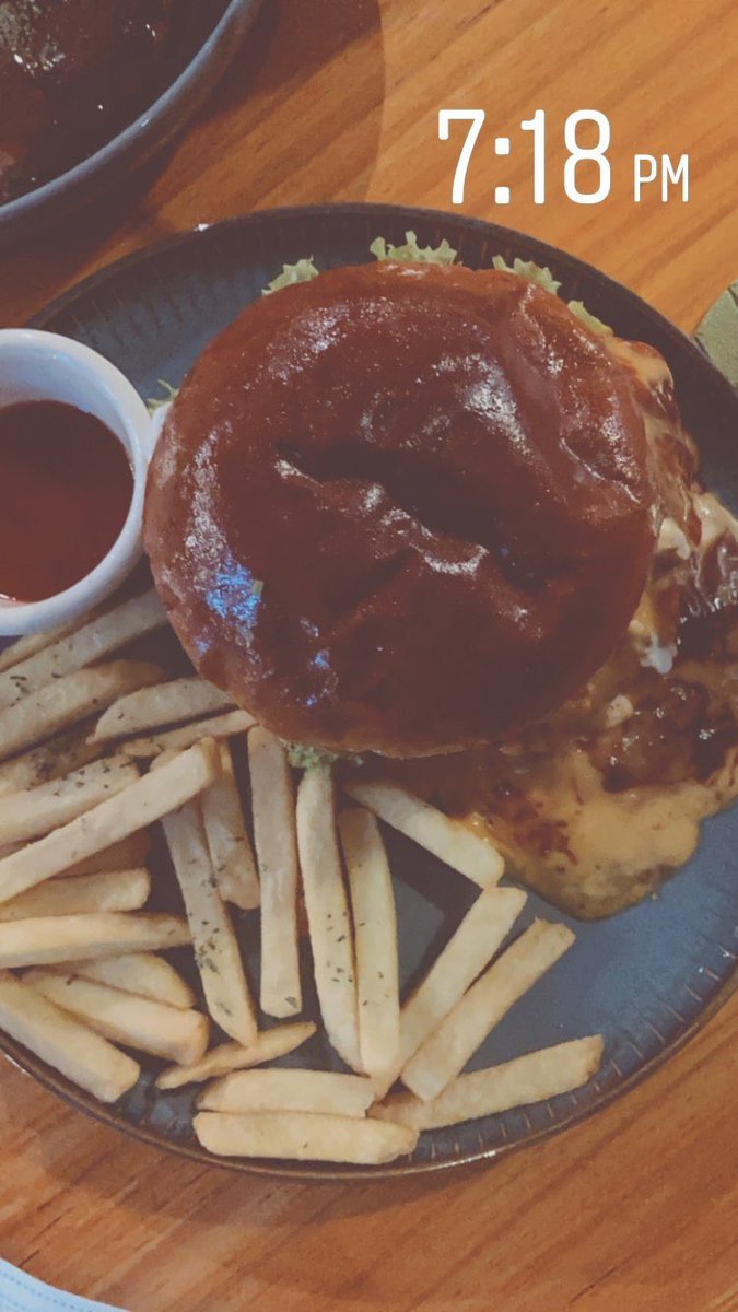 Qifayshukli's tweet photo. Hunting happiness with a satisfied tummy.
#O2JRN500 #JOURNERATION #Hobbies #Foodie #foodhunting #foodforthought 🍽
@journeration20 @mrhamz https://t.co/XpdietNNzo