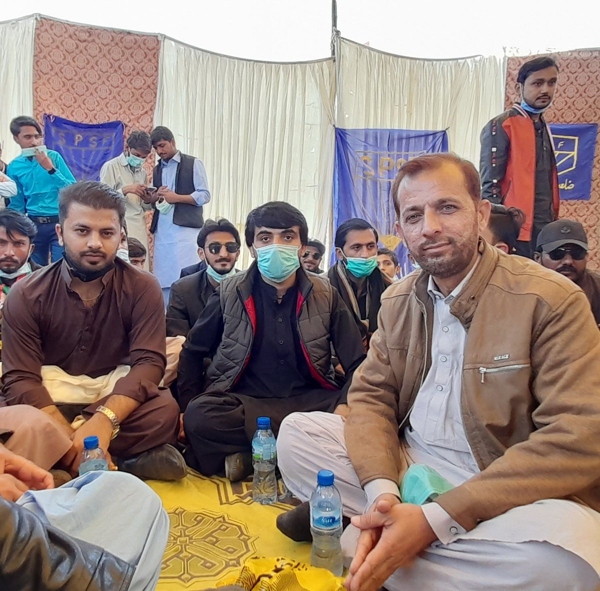 𝐌𝐮𝐡𝐚𝐦𝐦𝐚𝐝 𝐌𝐚𝐢𝐫𝐚𝐣 🪐 (@mairajppp) on Twitter photo شہید محترمہ بینظیر بھٹو صاحبہ کی 13ویں برسی کے موقع پر PSF سندھ کے صدر <a href="/psfmansoor/">Mansoor Shahani</a> اور جنرل سیکریٹری <a href="/LalaMuradKhan/">Lala Murad Khan</a> کے ہمراہ PSF سندھ کیمپ میں 💚🖤❤ شہید محترمہ بینظیر بھٹو صاحبہ کی 13ویں برسی کے موقع پر PSF سندھ کے صدر <a href="/psfmansoor/">Mansoor Shahani</a> اور جنرل سیکریٹری <a href="/LalaMuradKhan/">Lala Murad Khan</a> کے ہمراہ PSF سندھ کیمپ میں 💚🖤❤