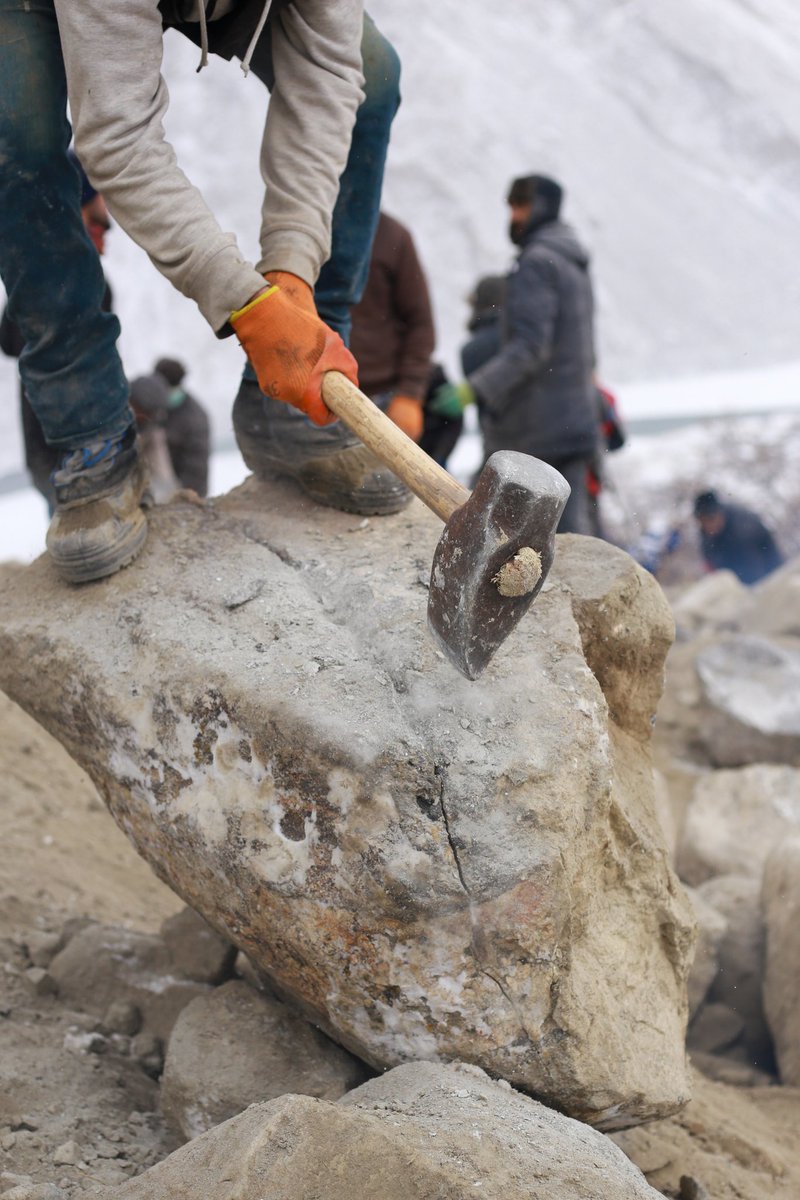 taseerbeyg's tweet photo. The project envisages to build a stair from the bottom of the Ondra hills to the Ondra walled village/fort. According to a survey conducted by the Gulmit Educational and Social Welfare Society, the total length of the track (including stairs) is around 3,800 feet.
2/6 https://t.co/HLlWtv9gfT