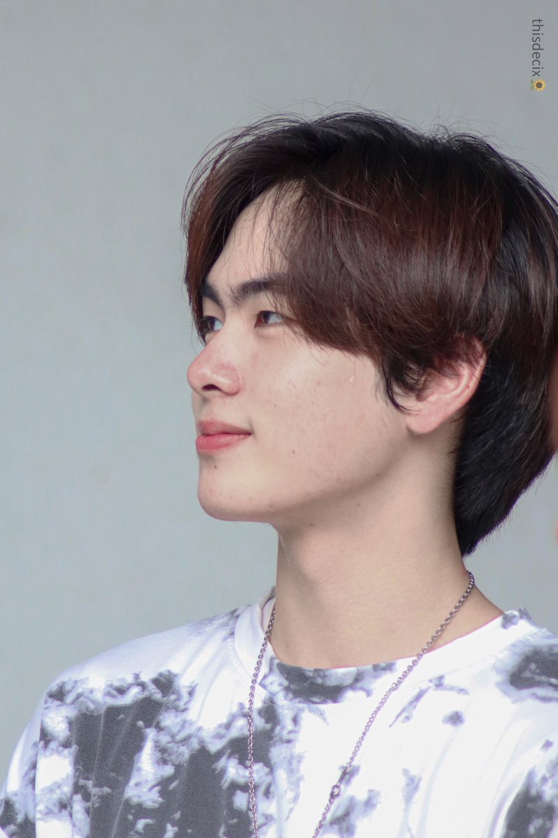 thisdecix's tweet photo. ขออนุญาตขายของหน่อยค่า ❤️✨ เจ้าของแฮชแท็ก #แซนต้าจีบติดยัง 🤔 น้องแซนต้าเจ้ายูกหมาน้อยที่คลั่งรักพี่เอิร์ธ 🤭 อุ้ปส์ อายุ 17 เด็กใหม่วาบิซาบิ รอยยิ้มน่ารักเต้นเก่งมากความสามารถ >> ทวิตเตอร์ @Ppsanta << ไปตามความน่ารักของน้องได้น้า 🥺🎄🧑🏻‍🎄✨ https://t.co/SdyEwMNvx5