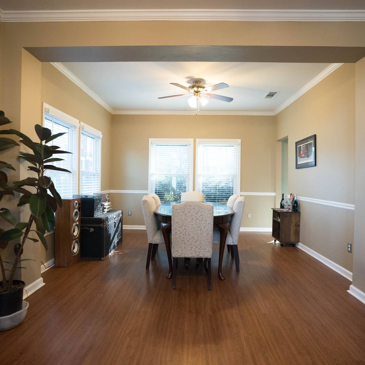 FinallyHome8's tweet photo. Under contract in 5 days and negotiated an offer over asking price on this listing! Right before Christmas! #finallyhomebyChuba #beardedrealtor #creativespace #getitsold #woodstockgaliving #christmas https://t.co/ZDrGc7vRYS