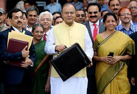 विरोधात अडवाणी बरोबर जेटली ही ठामपणे उभे होते. 2014 मध्ये त्यांना वित्त आणि रक्षा मंत्रालय दिलं गेलं .दिल्लीच्या नाँर्थ आणि साऊथ ब्लाँक मध्ये त्यांचा वावर सुरू होता.