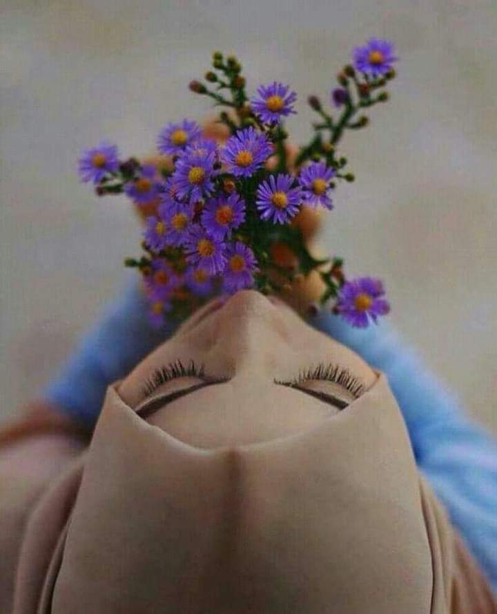 لنا لهفة التمني؛
ولله سرُّ الإجابة وسرُّ 
التوقيت وسرُّ الدهشة.💛