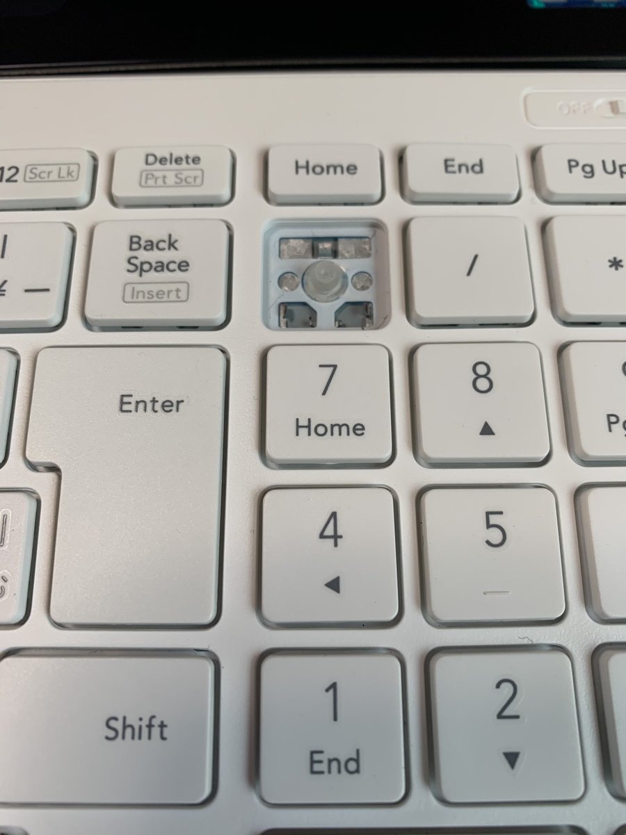 Shake_ikurasanz's tweet image. 年末なので断捨離しました。
#numlock