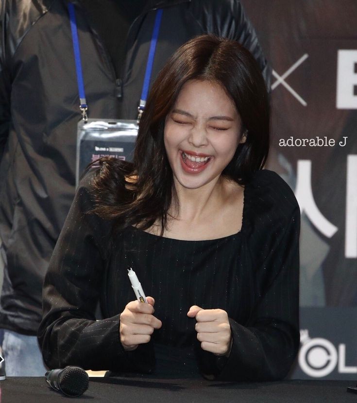 JENNIE KIM AND HER GUMMY SMILE A THREAD: