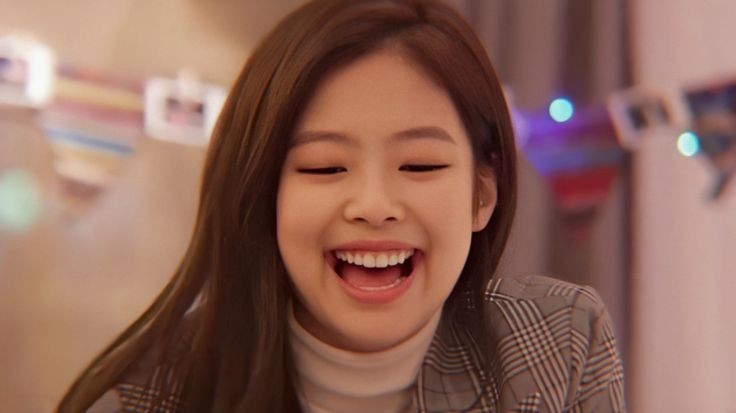 JENNIE KIM AND HER GUMMY SMILE A THREAD: