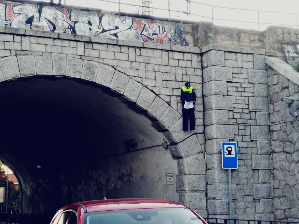 CppmDe's tweet photo. Así nos deja la corporación "COLGADOS A LA INTEMPERIE"
@spquislant @pablogilalonso @EduardoOria @anamariarodri51 @AngelBascunana @PSOEPozuelo @Vox_Pozuelo @PodemosPozuelo @PPAsamblea @pablocasado_ @IdiazAyuso #pozuelo @UpmPozuelo @CSIFPozuelo https://t.co/GzmSs7XhEP