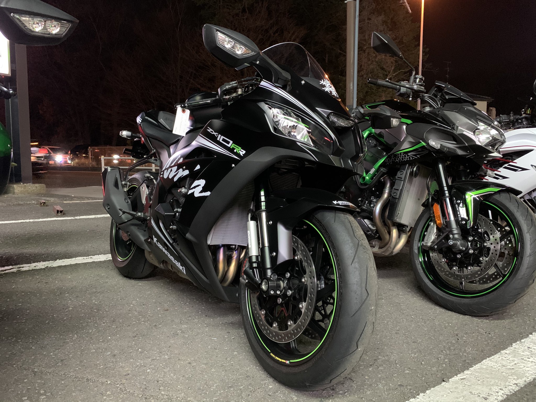ブラック クロ様 2024 KAWASAKI ZX-10R METALLIC MATTE SPARK BLACK WALK-AROUND