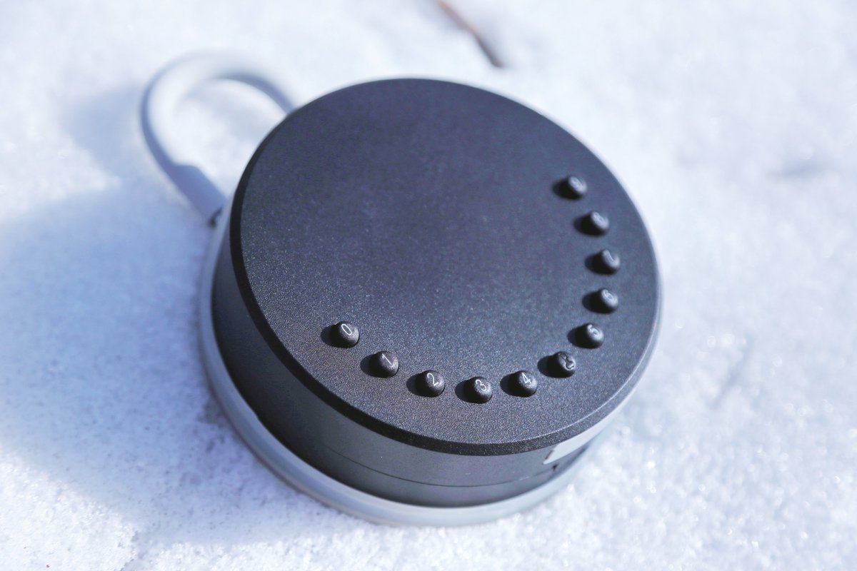 OmconnectW's tweet photo. Encounter K12 Keybox in the snow
#SmartDoorLock #KeyBox #K12Keybox #Padlock #SmartApartmentLock #SmartBikeLock #BicycleLock
#DrawerLock #Ulock #SecurityLock #mortise #Fingerprint #Bluetooth #WiFi #Zigbee #Zwave #NBIOT
#Fullyautomatic #Semiautomatic #Tuya #Tuyaapps https://t.co/jaURMiSXQZ