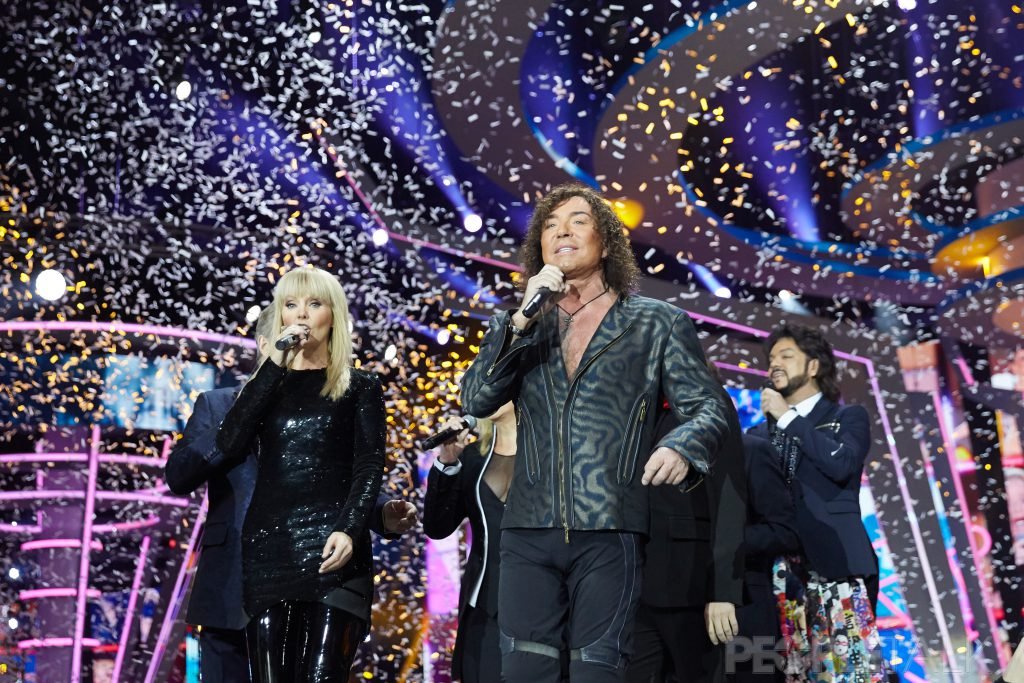 Песня воробьева елка. Песня воробьева елка. С новым годом мои любимые. Арбенина и воробьев. Песня воробьева елка.