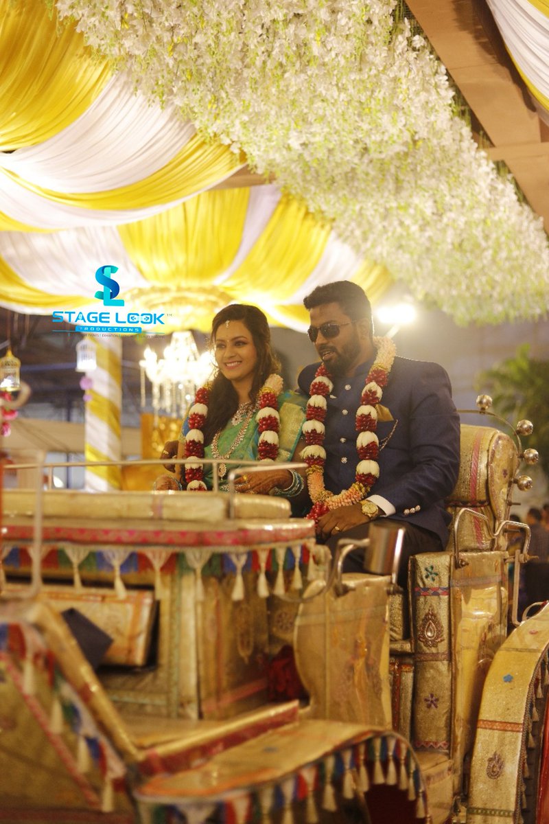 ProductionsLook's tweet image. A western-style chariot with the happy bride and groom.

Contact@9804747377

stagelookproductions.com

#eventmanager #eventmanagers #eventmanagersindia #sangeetevent #sangeetevents #sangeetevent🎤🎼🎶 #sangeeteventplanner #sangeetevent❤️ #sangeeteventplanners