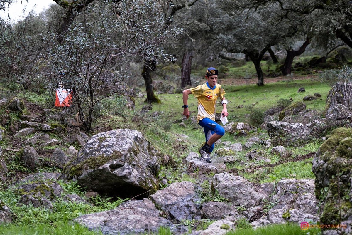 EsportsAlcoi's tweet photo. Els #orientadors Joan i Juan Antonio Montes aconsegueixen ser segon i tercer 🥈🥉en el rànquing final de la #ComunitatValenciana donant mostres del bon moment que viu aquest esport a la nostra ciutat. FELICITATS 
#CEA @AjuntamentAlcoi @EsportsAlcoi #orientacióndeportiva #sprint https://t.co/KFyJem5Y80