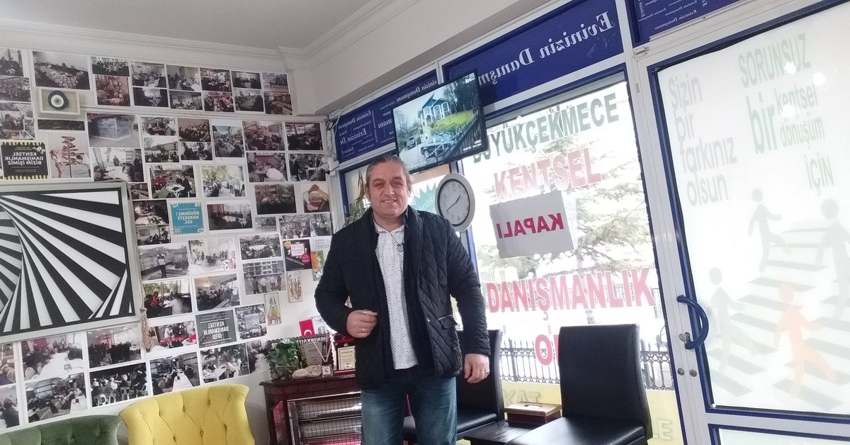 kentseldanisman's tweet photo. 🌴Paylaşımcı olalım derken tek dinleyen ben oldum ne kötü. Karmaşık olduk çözemediler, 🌵basit olduk beğenmediler. 
Kültürel dedik kütlediler.  
Günaydın güzel haftaya diyelim..
🙋‍♂️🍀🙋‍♂️ByEÇ💞💞💞
RAST GELE...

#erol #danisma #danismanlik #emlak #kentsel #buyukcekmecekentsel https://t.co/NgCSjGcvhH