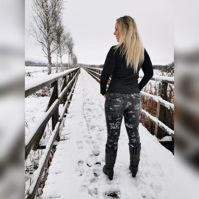 Schnee Schnee Schnee Schnee ... Walzer tanzen wir.   #schnee #snow #schneeshooting #model #follow #like<a href="/tag/model"class="tags"><span>#model</span></a><a href="/tag/follow"class="tags"><span>#follow</span></a><a href="/tag/girls"class="tags"><span>#girls</span></a><a href="/tag/snow"class="tags"><span>#snow</span></a><a href="/tag/like"class="tags"><span>#like</span></a><a href="/tag/foto"class="tags"><span>#foto</span></a><a href="/tag/schnee"class="tags"><span>#schnee</span></a>