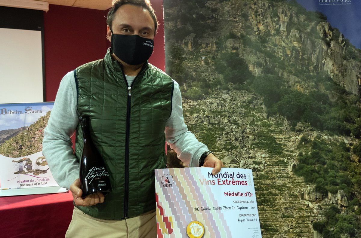 ribeirasacrado's tweet photo. Premiados Mondial des Vins Extrêmes - concorso enologico👏👏👏👏
#ViñaGaroña #OsCipreses #Acivro #Garoubas
#Ciudaseis #AbadíadaCova #FincaCuarta #fincaLaCapitana #AdegaBarbado #Alcouce
#DORibeiraSacra #ViticulturaHeroica #ElSabordeunPaisaje https://t.co/9pa7Gv5aYC