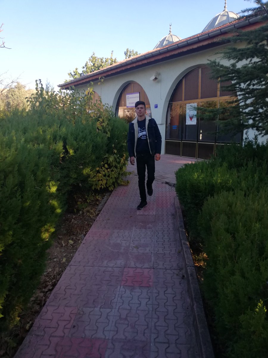 CYuguran's tweet photo. Sen yolundan yürü ve bırak,ne derlerse  desinler.. https://t.co/Czl0qqF1E3