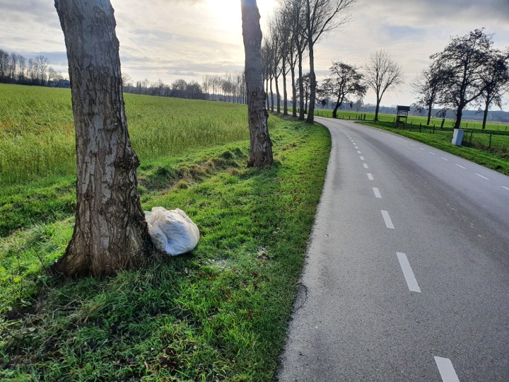 <a href="/Zevenaar/">Gemeente Zevenaar</a>
<a href="/POL_Zevenaar/">Politie Basisteam Rivierenland-Oost</a>
#Ravenstraat 
#Zwerfafval
#dumpen