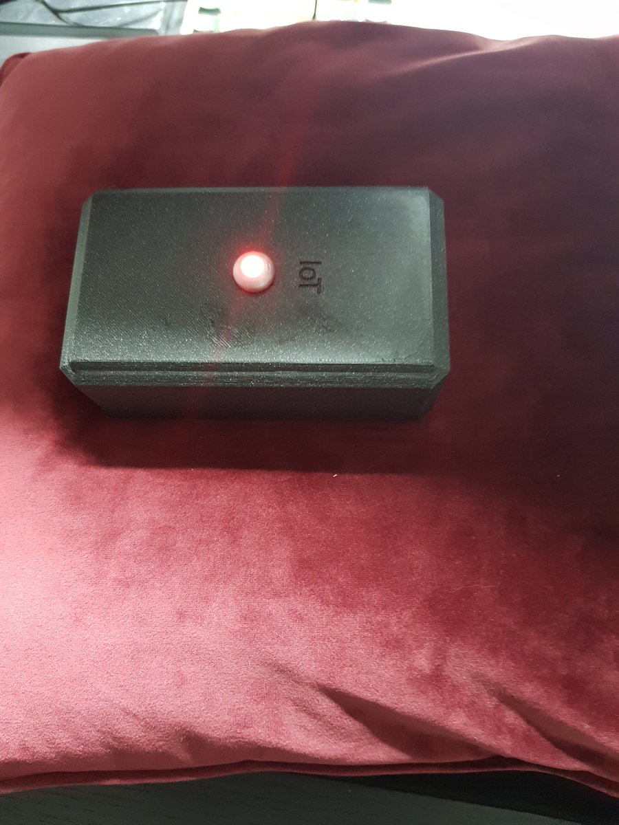 Now we have the internet!

Weihnachtsgeschenk unserer Mitarbeiter an die Chefs. 
Manchmal bin ich so stolz! ☺️🤣🤣