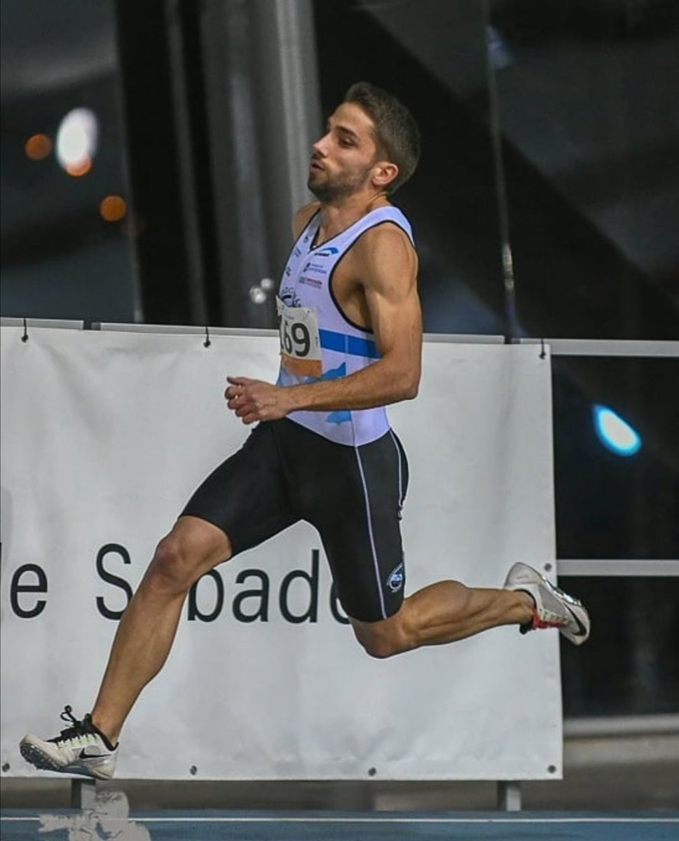 SGimnastica's tweet photo. Roberto Tello hizo 1:05.01 en mos 500ml en el Control Absolut d'hivern en Sabadell 👏🏽👏🏽
#atletismo #athletics #SGP1927 @Pontevedrate #deportespontevedra #visitpontevedra @depo_es #deputacionpontevedra #ence #enceplansocialpontevedra #teamaustral @australoficial @Atletisme_FCA https://t.co/HsHf1i6yVM