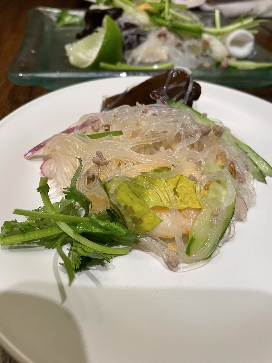 swi_mo's tweet photo. กินอาหารไทย
อร่อยมาก555 https://t.co/aDeMSBsv9T